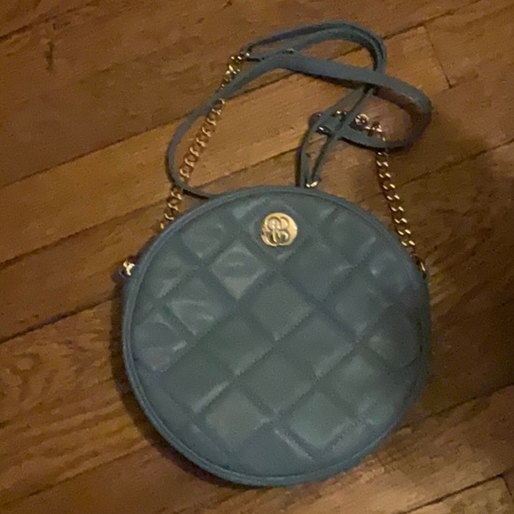 Bandolino round quilted bag with chain strap - Picture 2 of 6